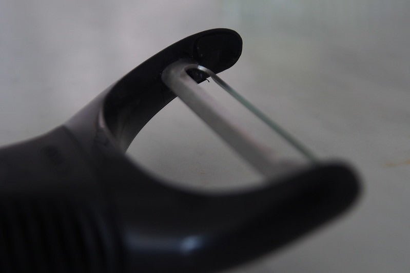 How to Properly Clean and Maintain Your Vegetable Peeler - Maria's Condo