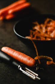 The Ultimate Guide to Carrot Peelers and Julienne Slicers: How to Choose the Best Kitchen Gadgets - Maria's Condo