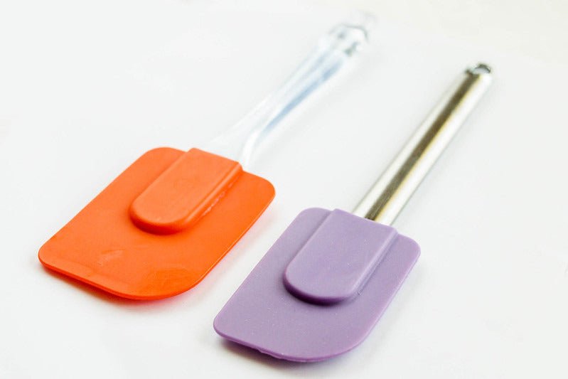 The Ultimate Guide to Choosing and Using Spatulas in Baking - Maria's Condo
