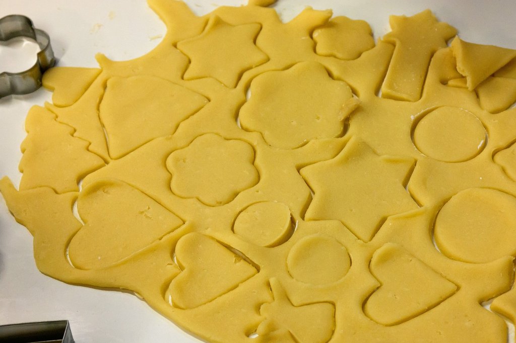A Comprehensive Guide to Biscuit Cutters vs Cookie Cutters - Maria's Condo