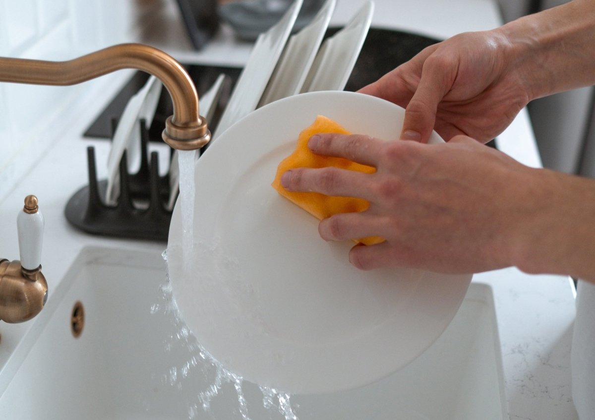 A Comprehensive Guide to Unclogging Kitchen Sinks Efficiently - Maria's Condo