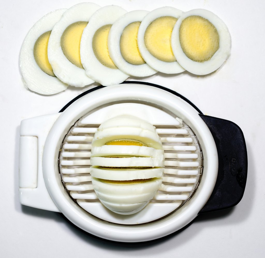 The Ultimate Guide to Slicing Hard-Boiled Eggs: Achieving Perfect Uniform Slices without an Egg Slicer - Maria's Condo